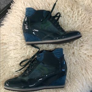 Vintage wedge teal patent/suede leather bootie